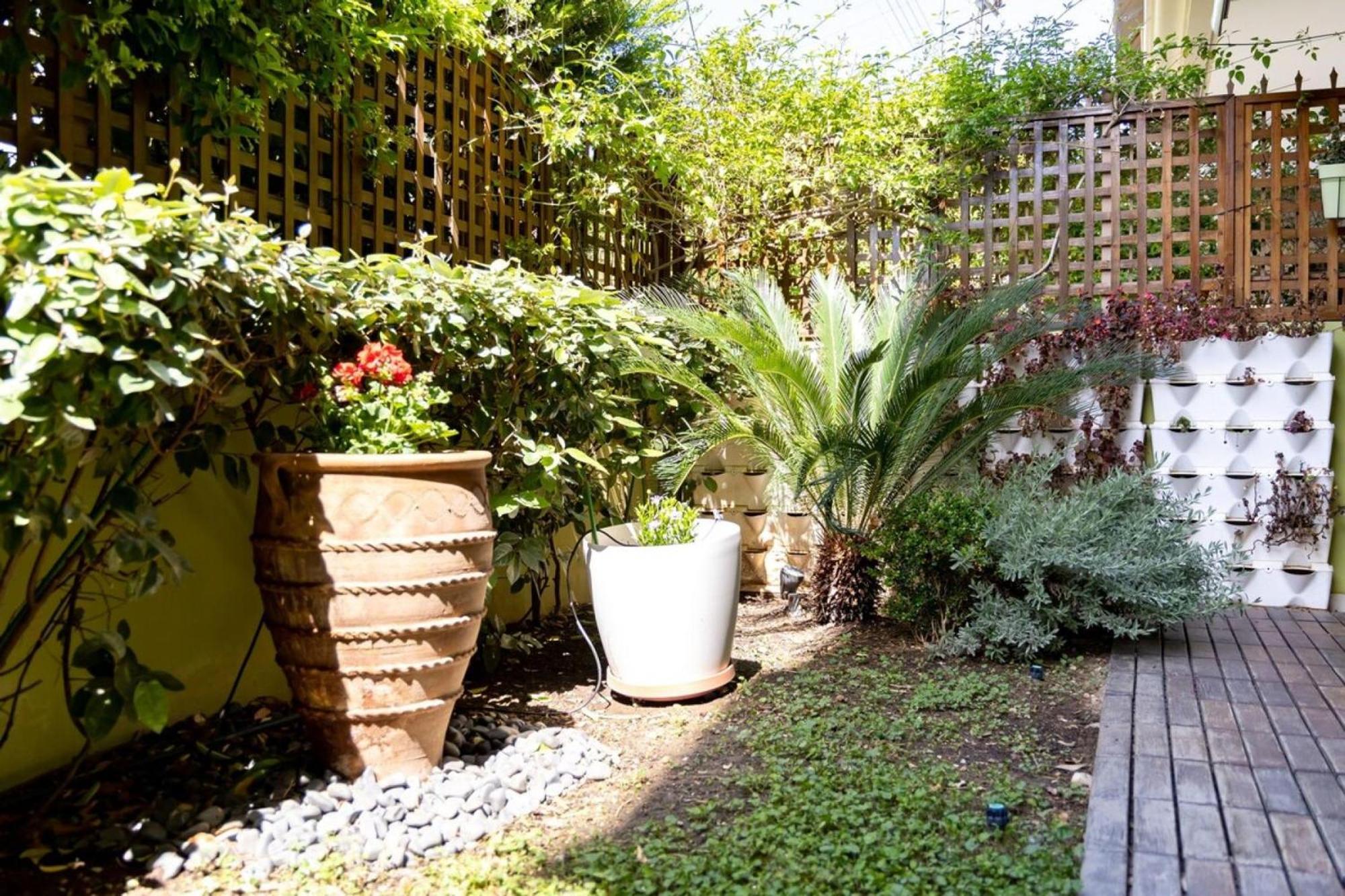 Ferienwohnung The Garden House At Alimos Athen Exterior foto